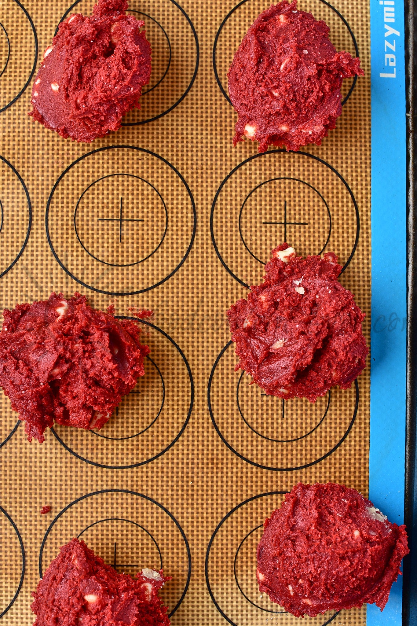 Red Velvet White Chocolate Cookies - Set 5 of 5