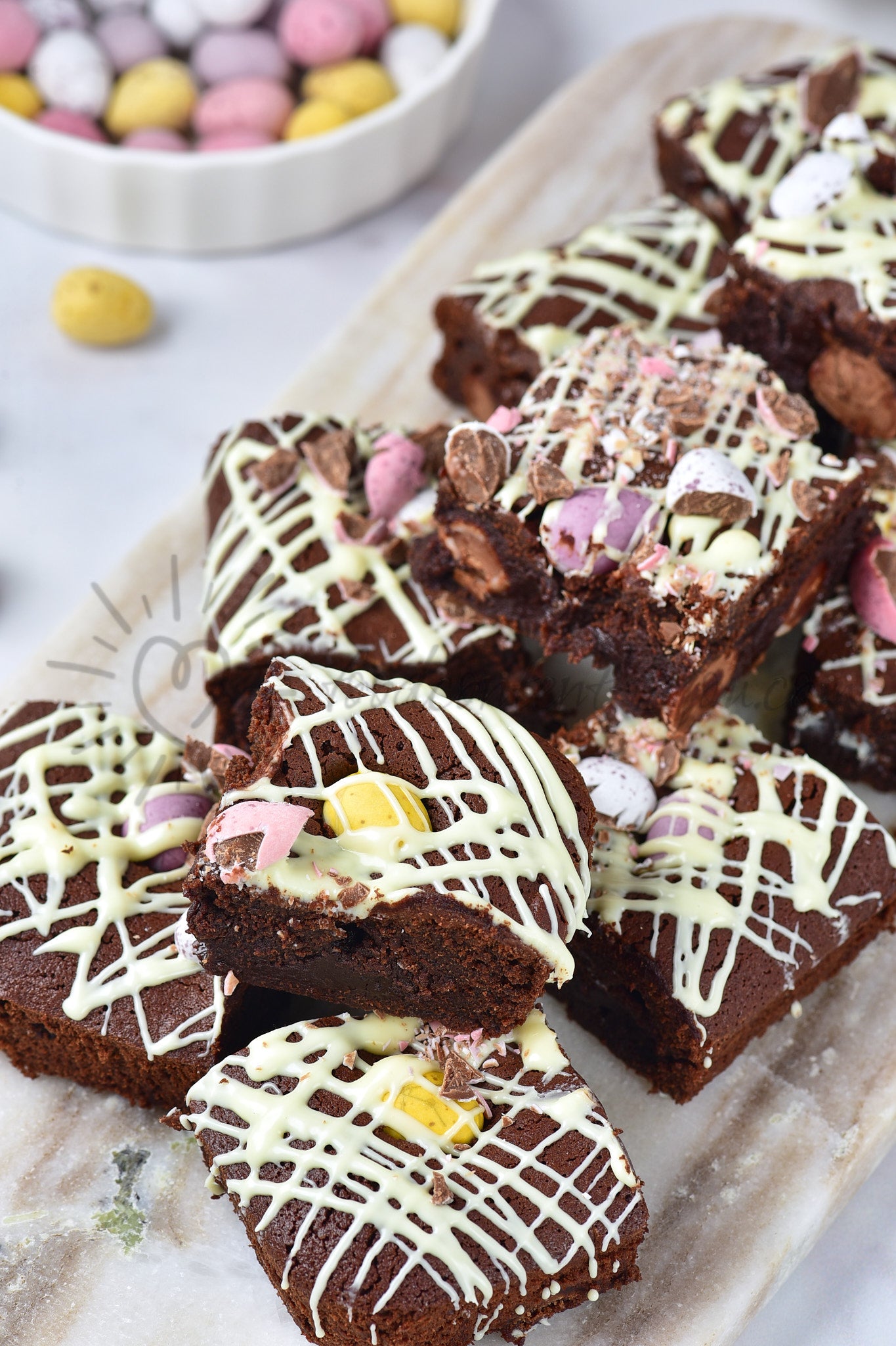 Mini Eggs brownies - Set 3 of 5
