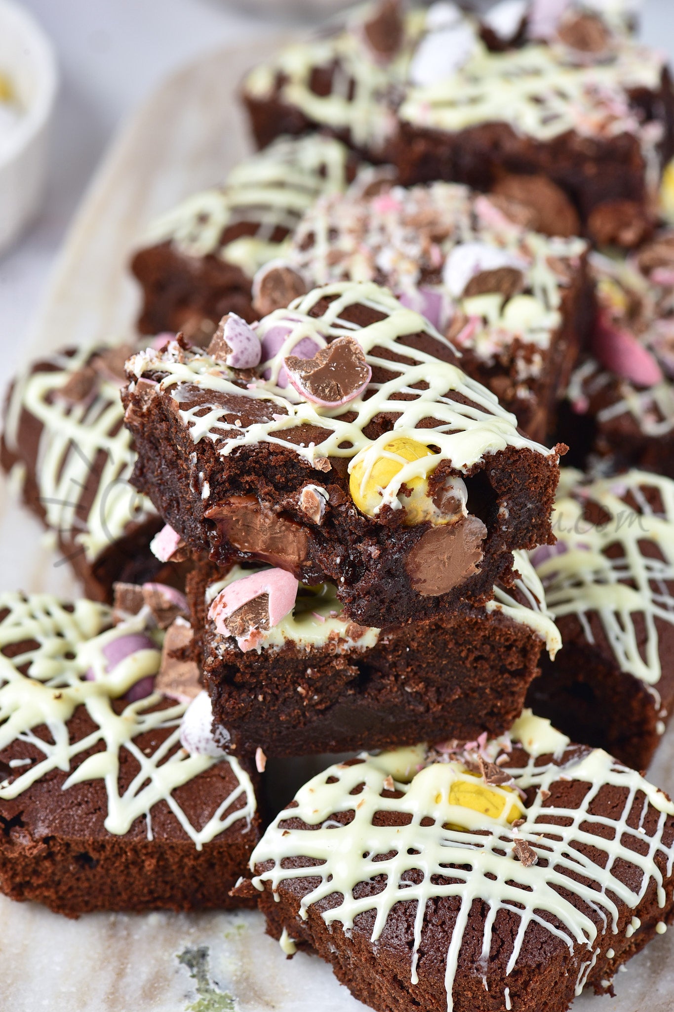 Mini Eggs brownies - Set 3 of 5
