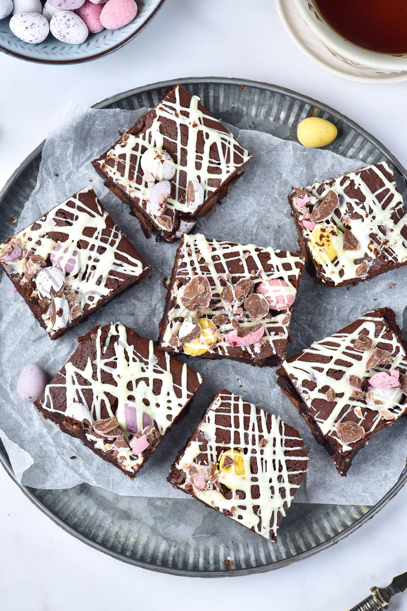 Mini Eggs brownies - Set 4 of 5