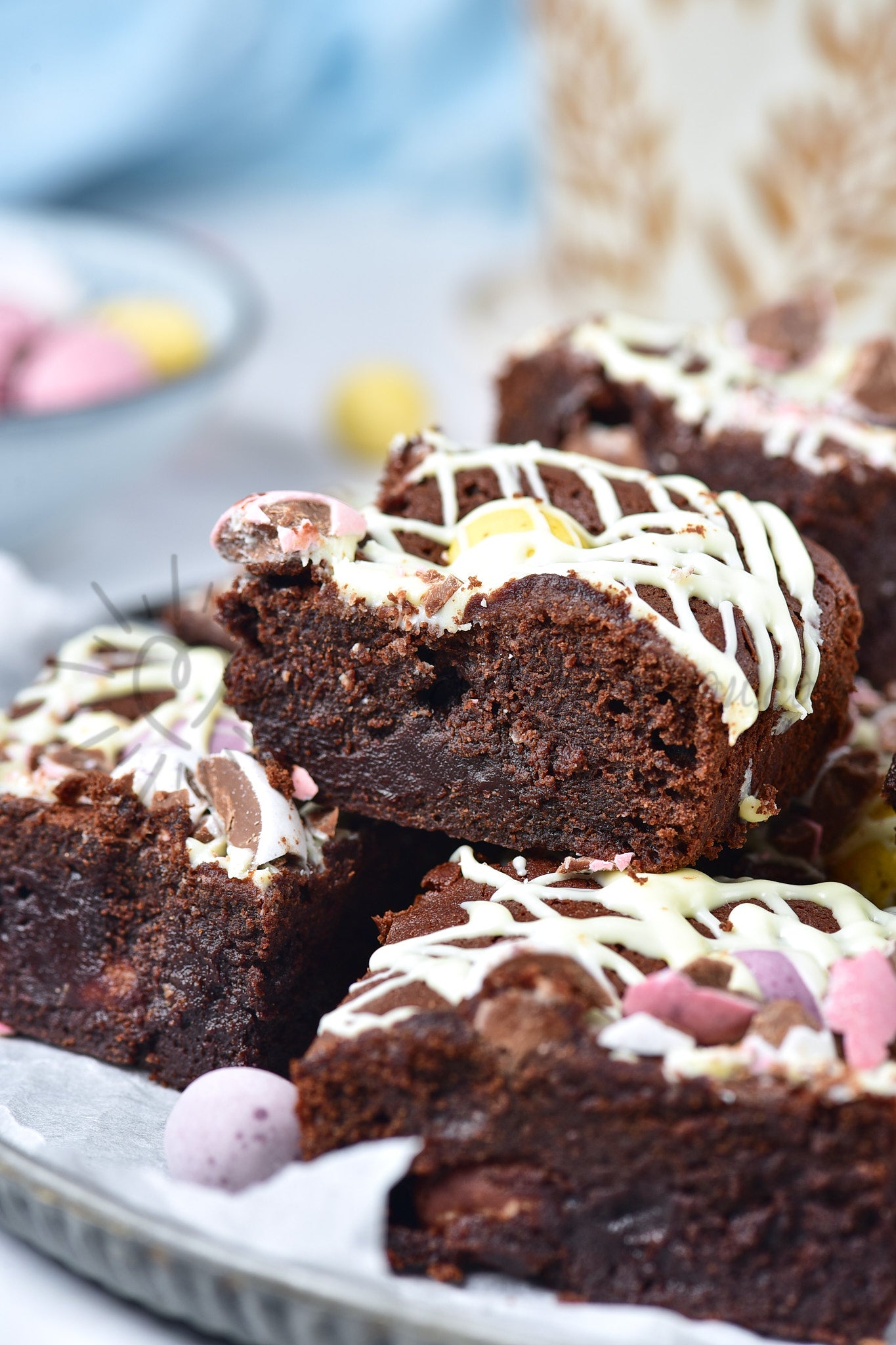 Mini Eggs brownies - Set 4 of 5