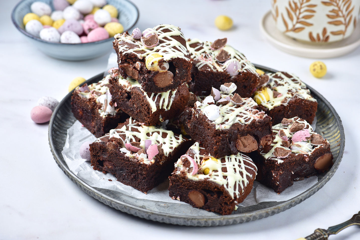 Mini Eggs brownies - Set 4 of 5