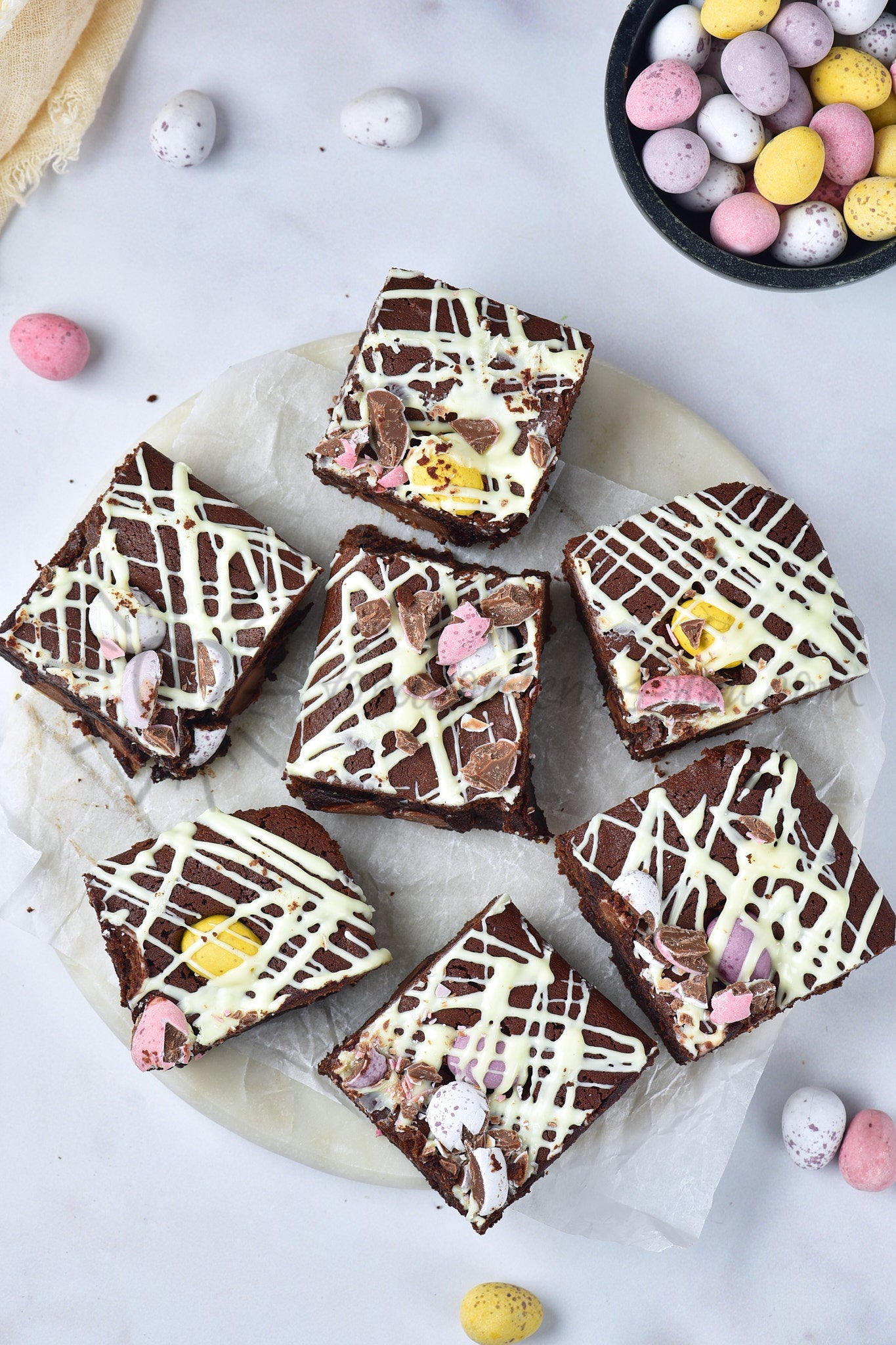 Mini Eggs brownies - Set 5 of 5