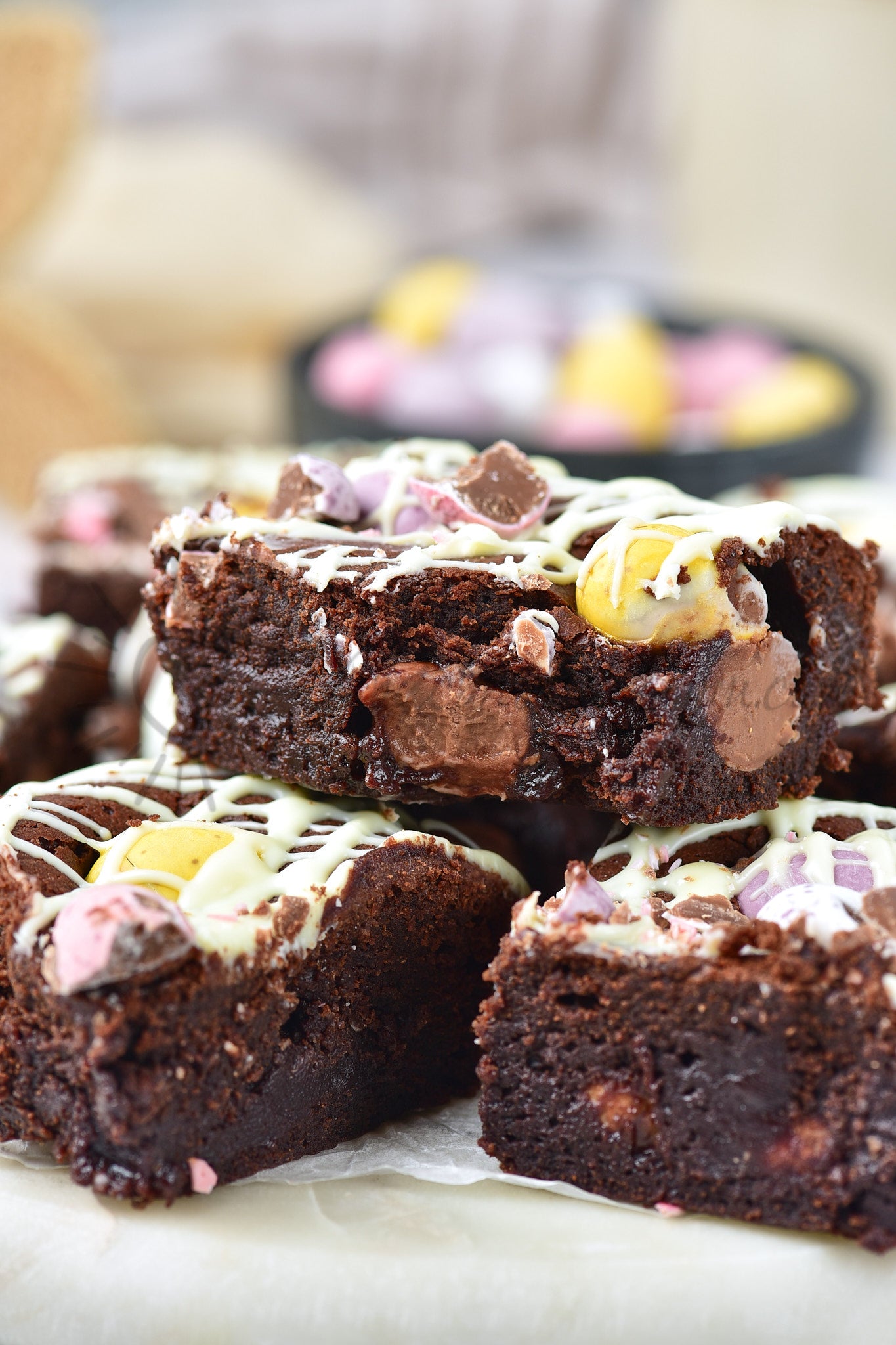 Mini Eggs brownies - Set 5 of 5