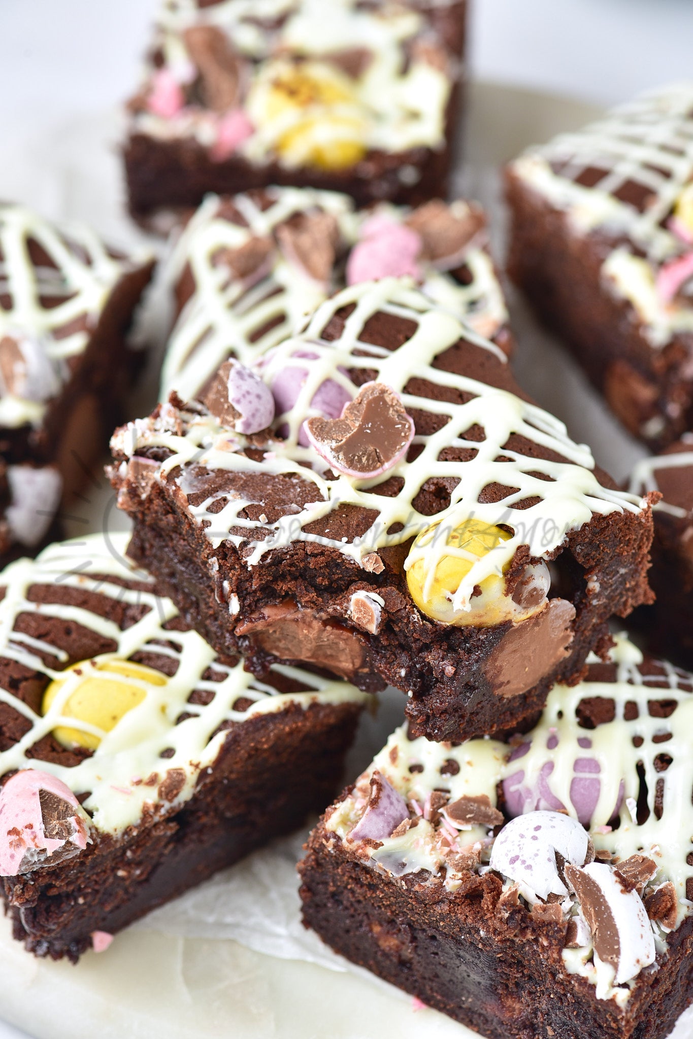 Mini Eggs brownies - Set 5 of 5