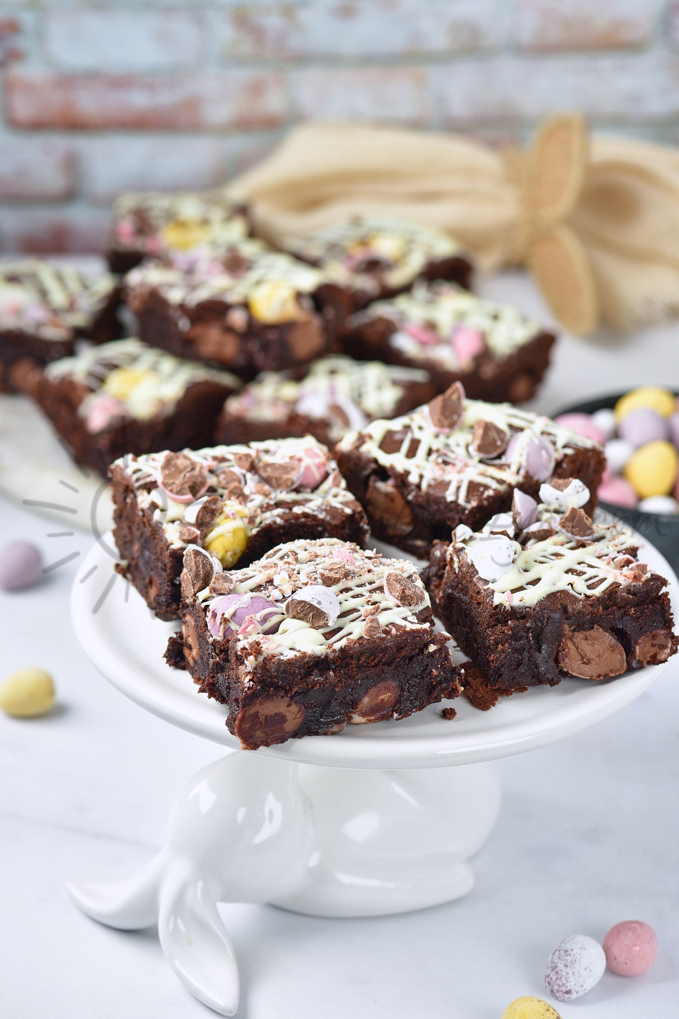 Mini Eggs brownies - Set 5 of 5