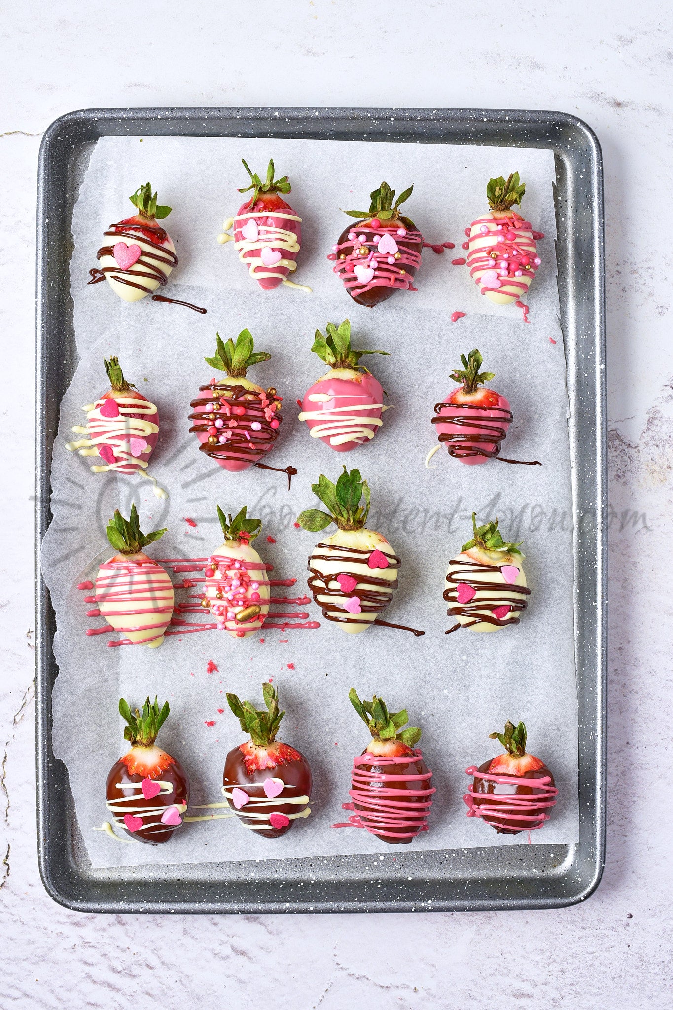 St Valentines Chocolate covered Strawberries - Set 2 of 5
