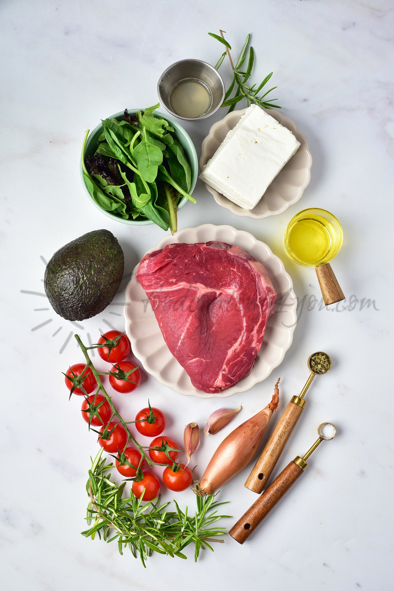 Avocado Steak Salad with Lemon Oregano Dressing