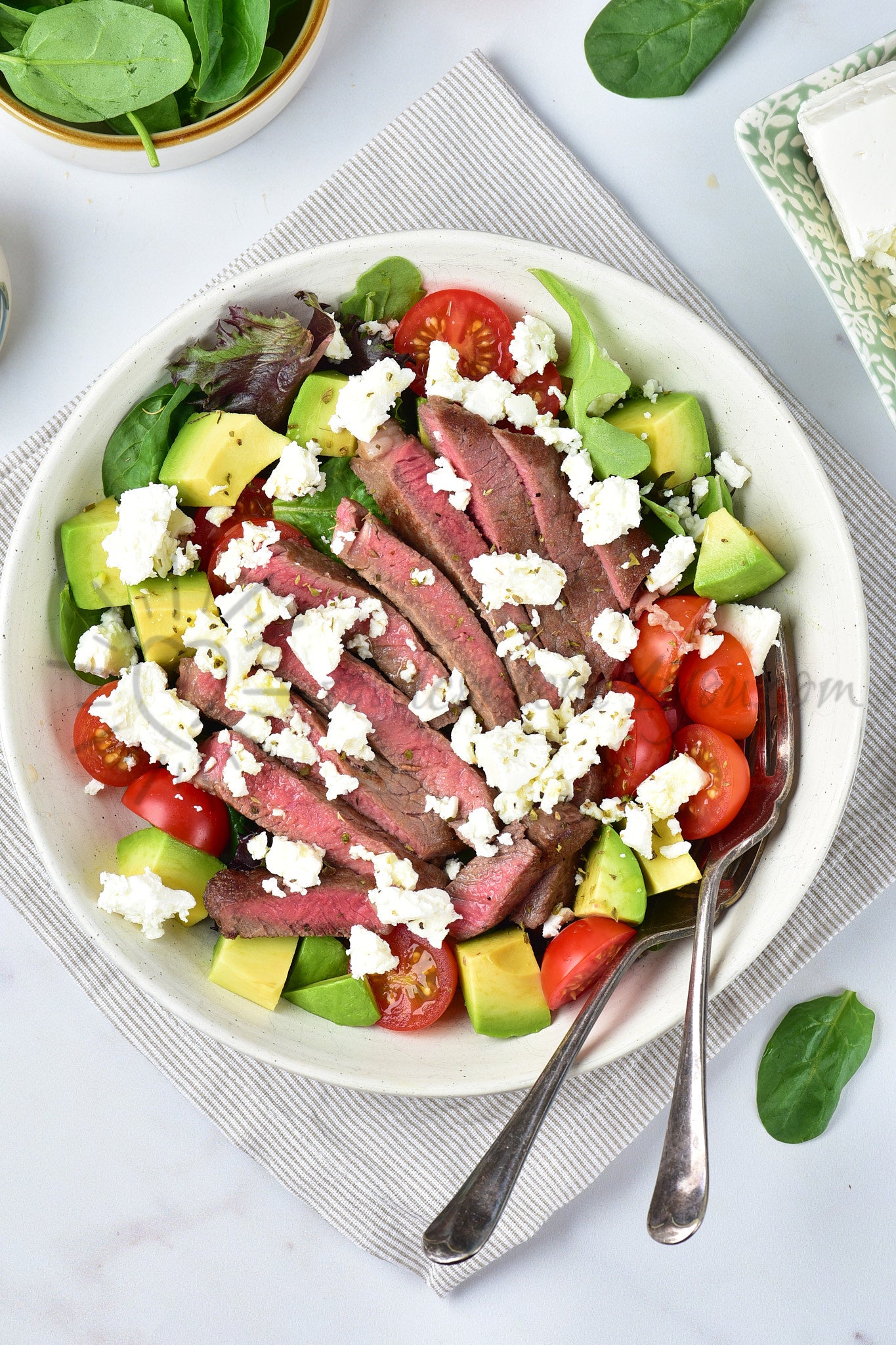 Avocado Steak Salad with Lemon Oregano Dressing