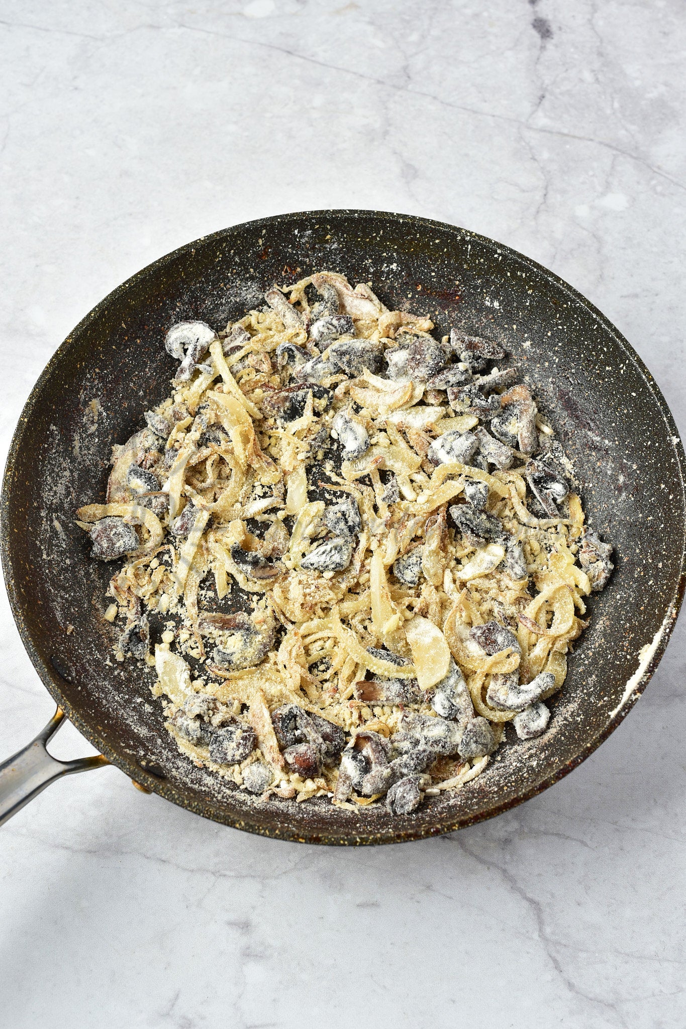 Slow cooker Beef Stroganoff - Set 5 of 5