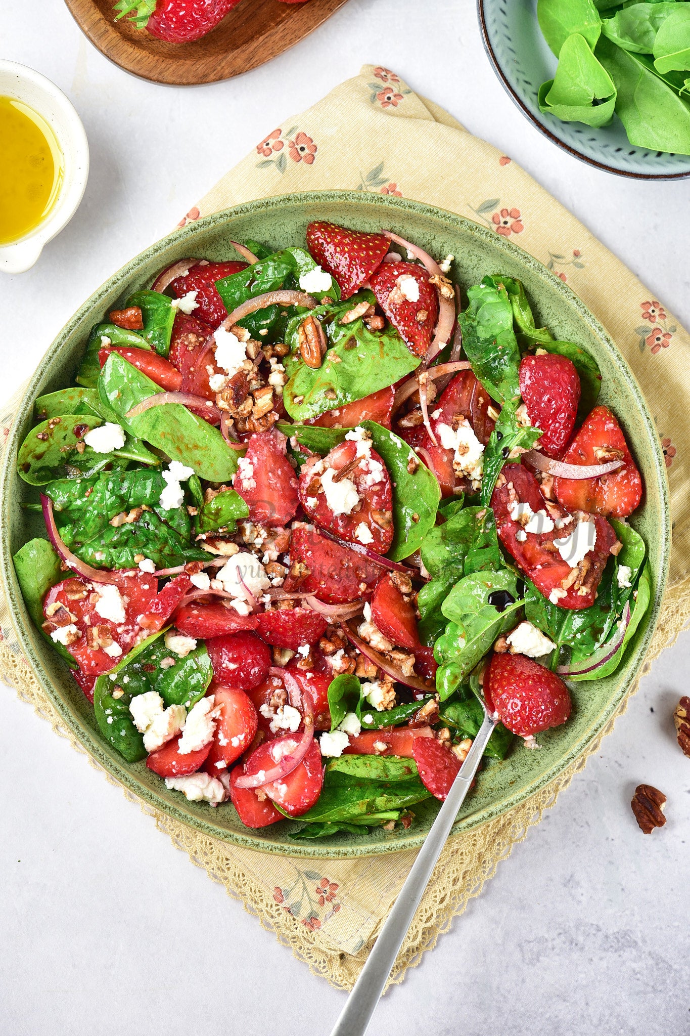 Strawberry Spinach Salad - Set 3 of 5