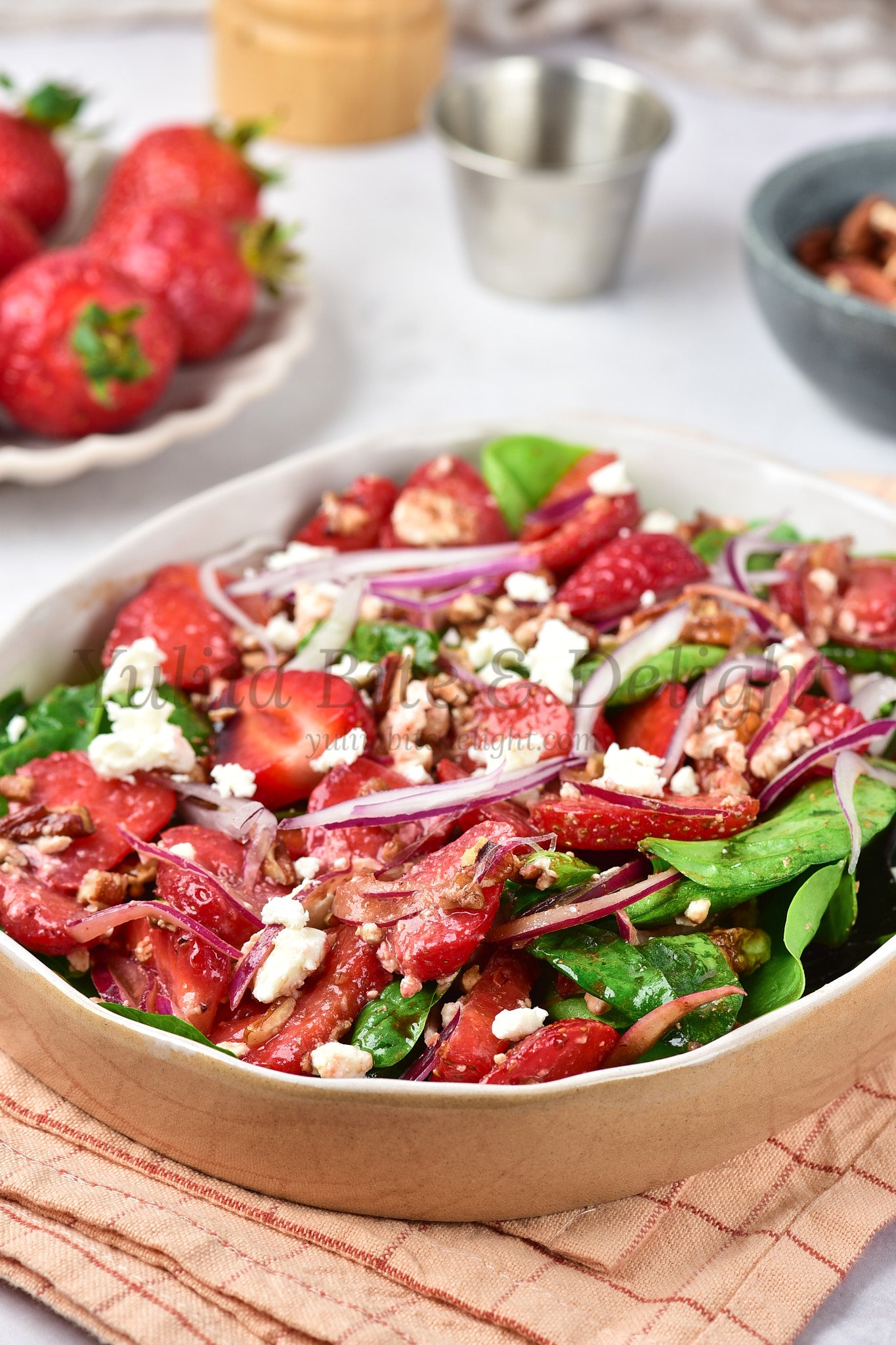 Strawberry Spinach Salad - Set 4 of 5
