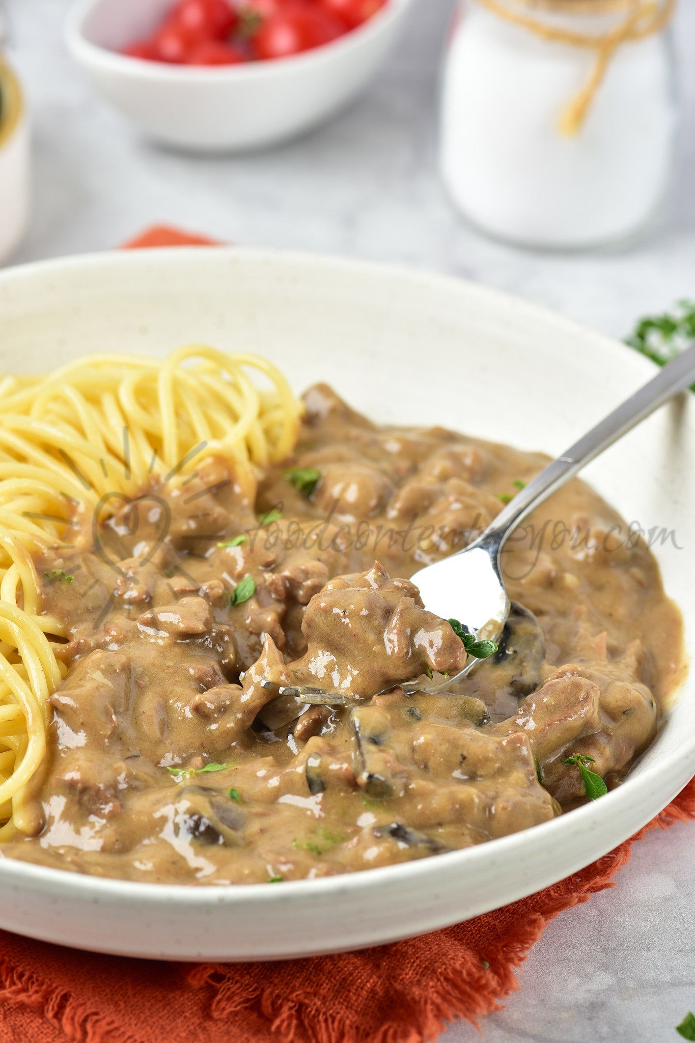 Slow cooker Beef Stroganoff - Set 3 of 5