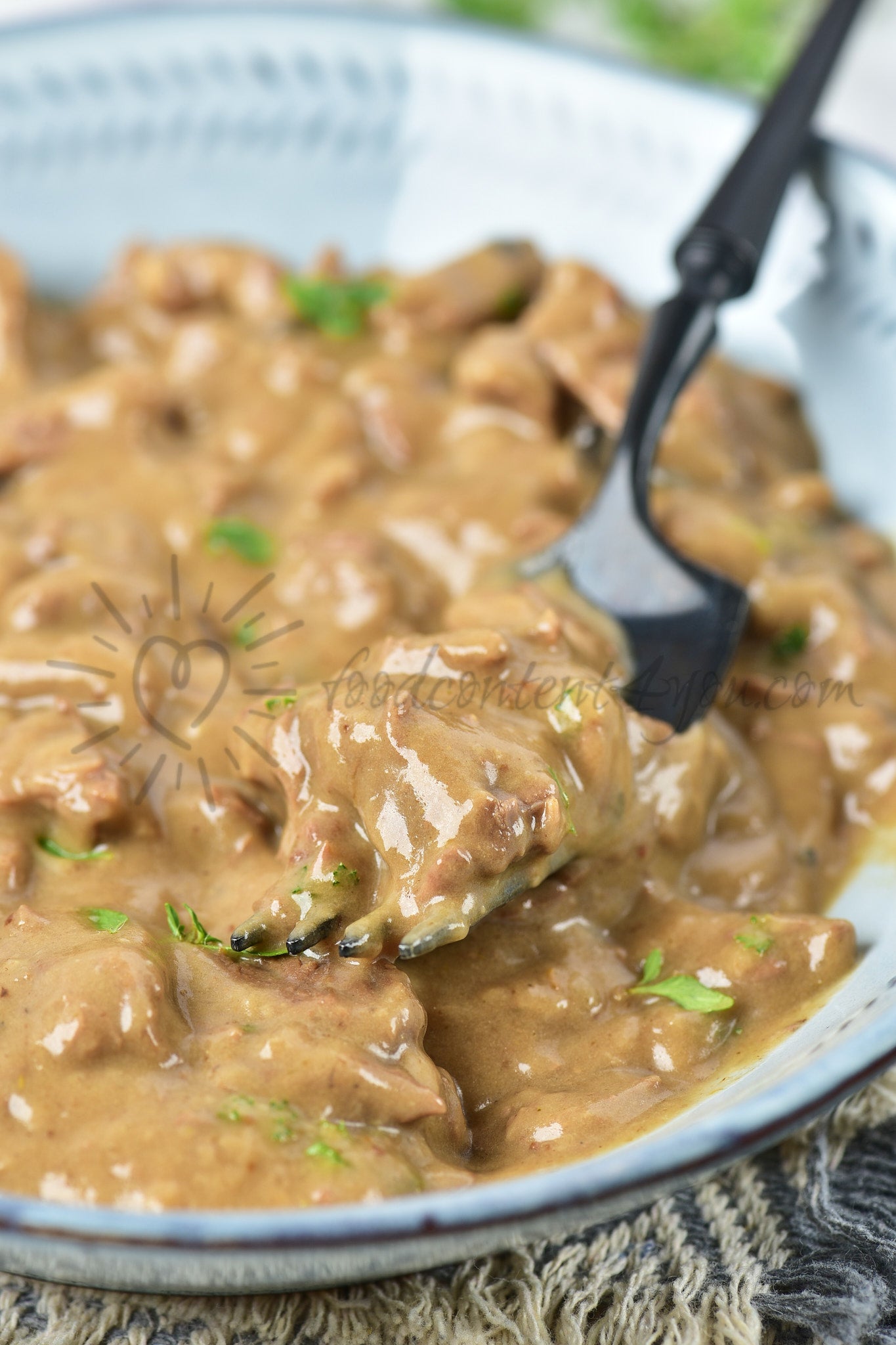 Slow cooker Beef Stroganoff - Set 4 of 5