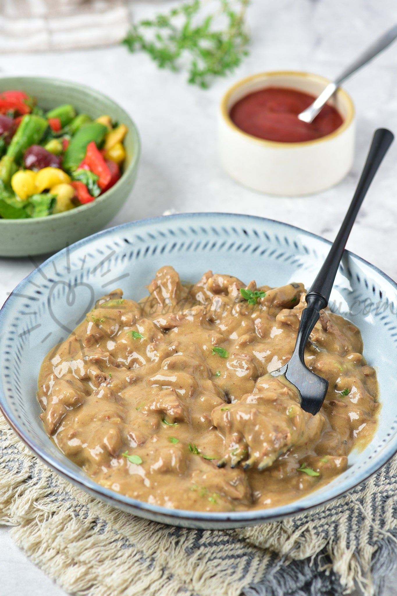 Slow cooker Beef Stroganoff - Set 4 of 5