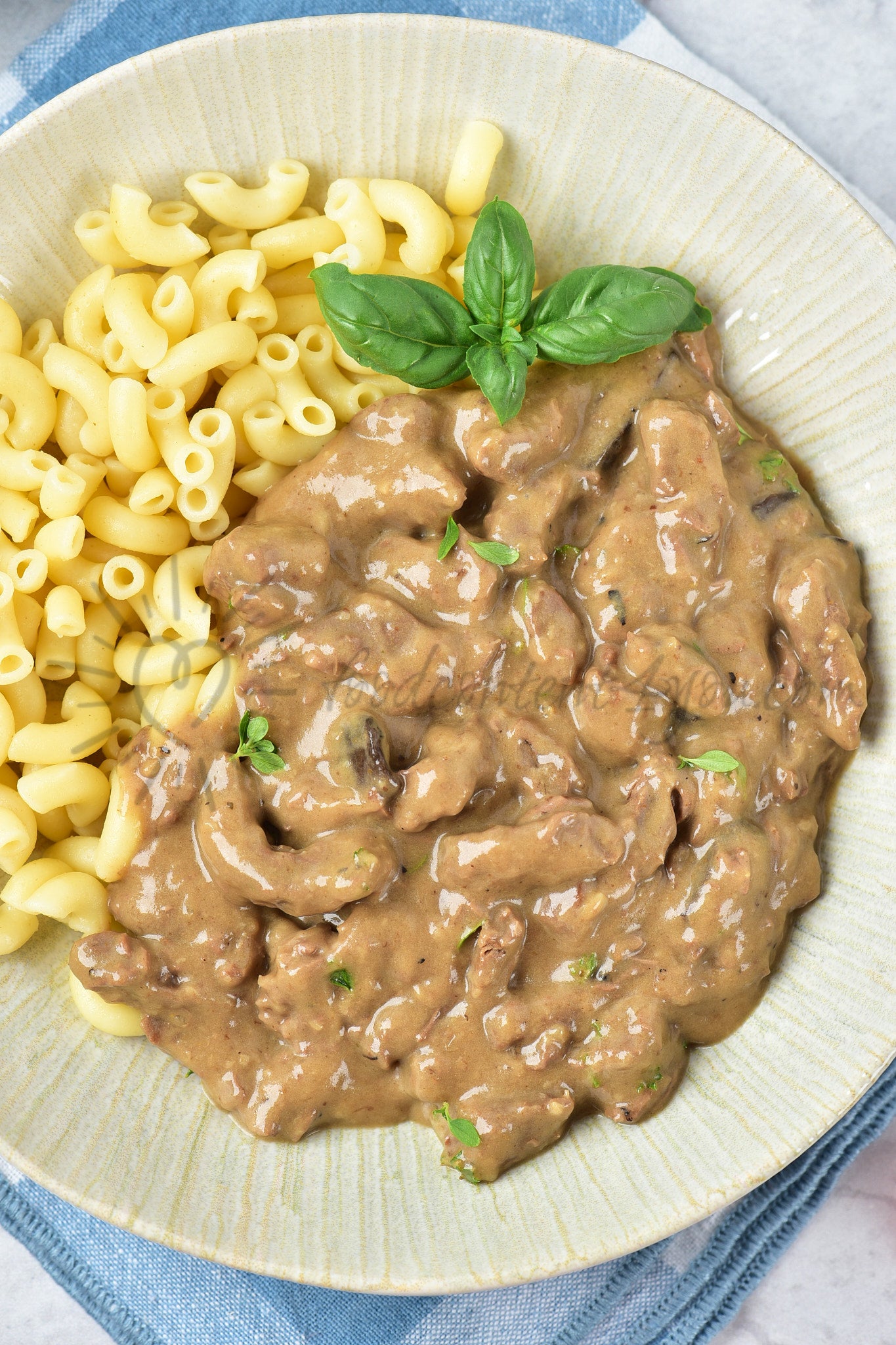 Slow cooker Beef Stroganoff - Set 5 of 5