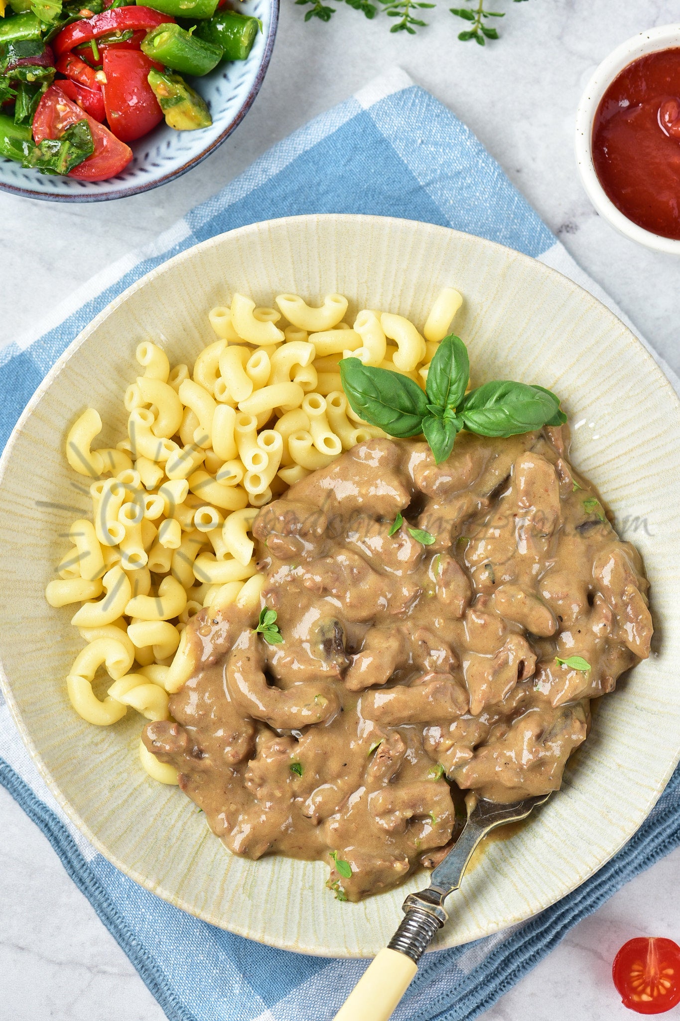 Slow cooker Beef Stroganoff - Set 5 of 5