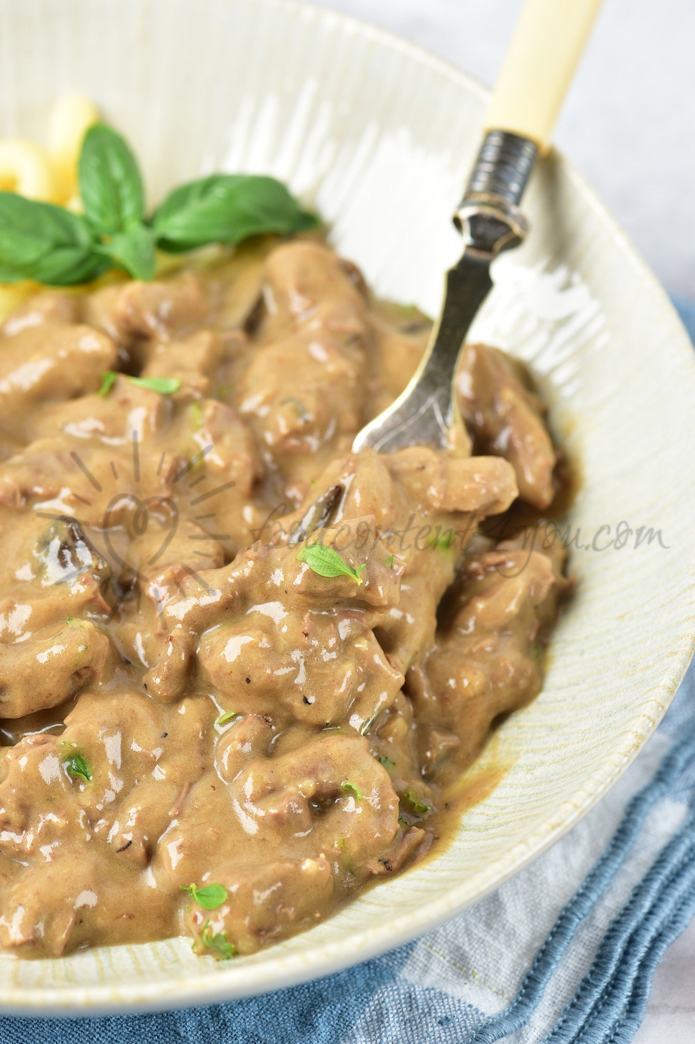 Slow cooker Beef Stroganoff - Set 5 of 5