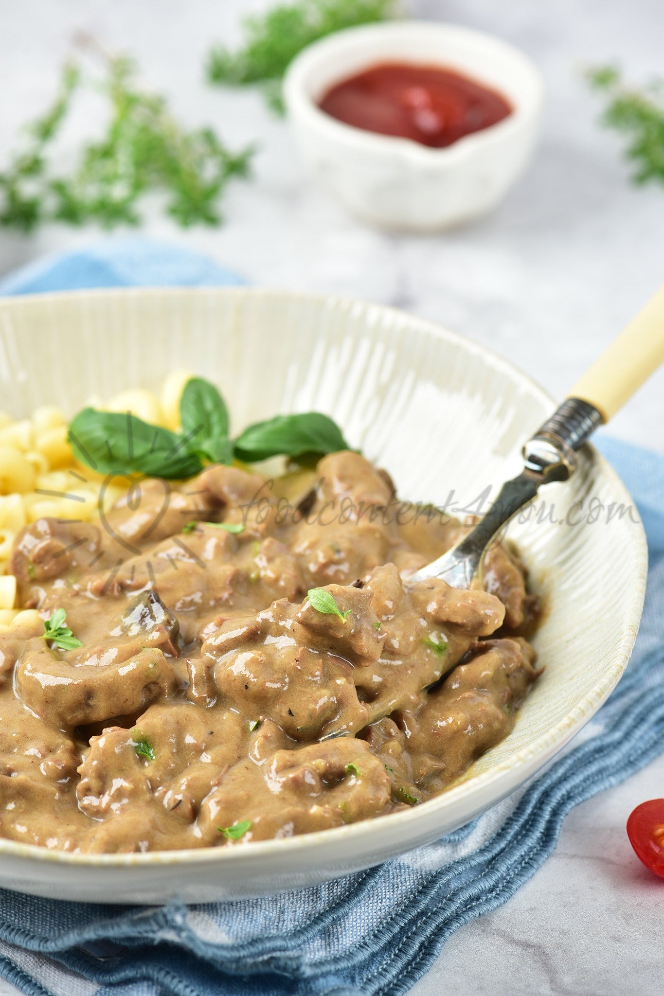 Slow cooker Beef Stroganoff - Set 5 of 5