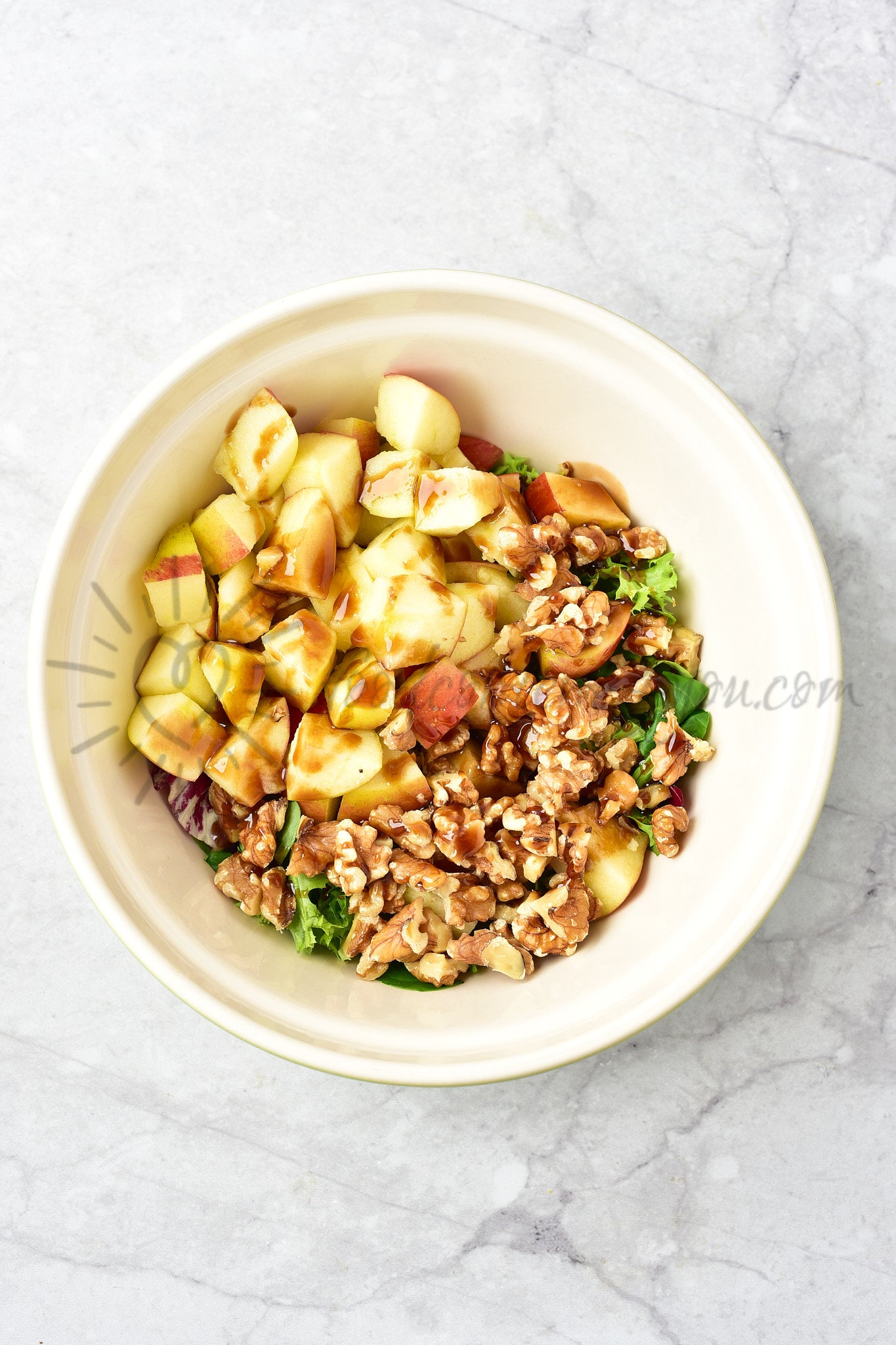 Apple, walnut and blue cheese salad - Set 5 of 5