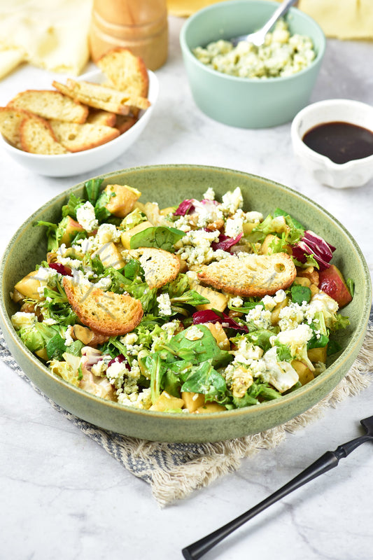 Apple, walnut and blue cheese salad - Set 1 of 5
