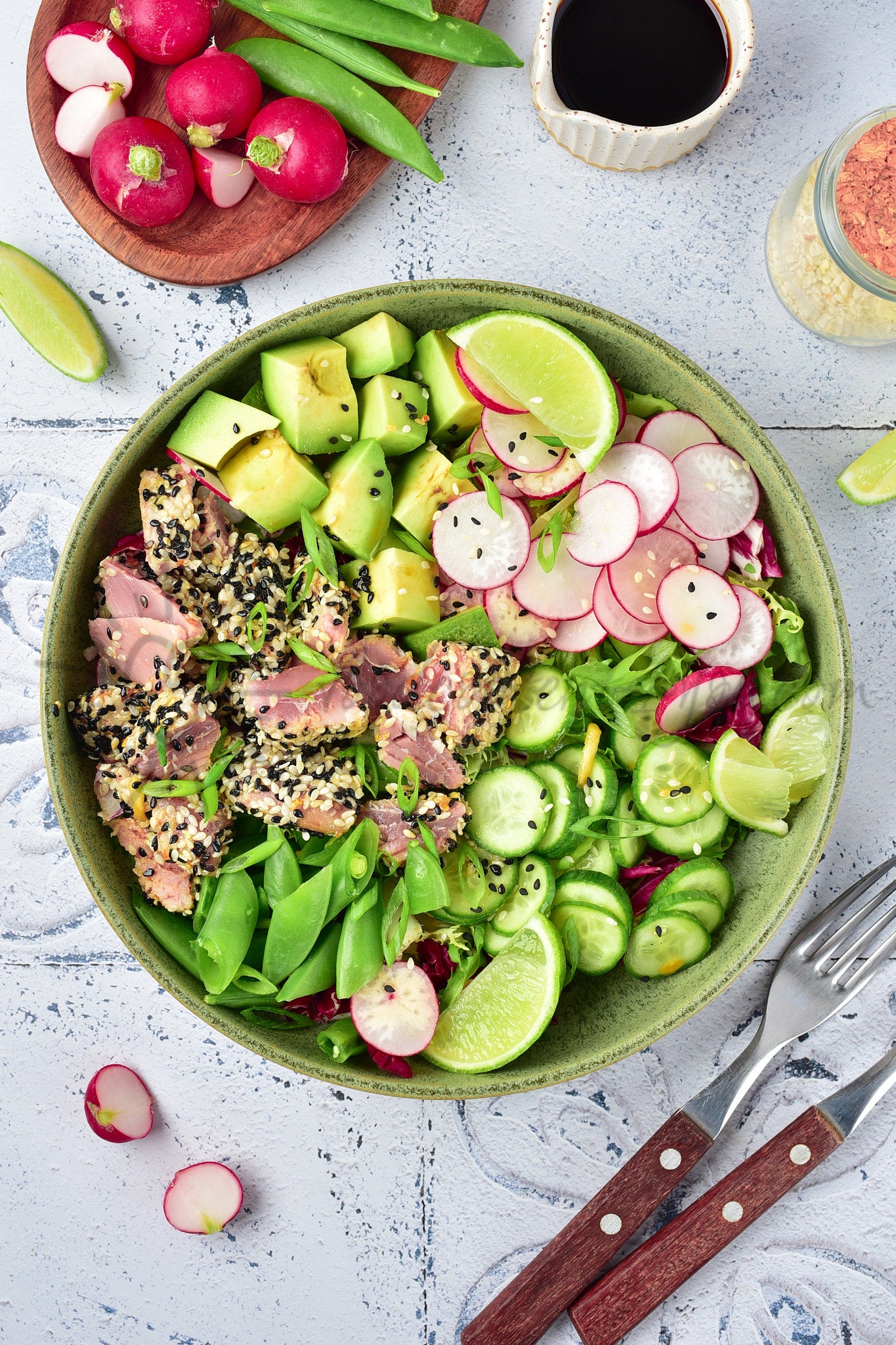 Sesame Crusted Seared Tuna Salad