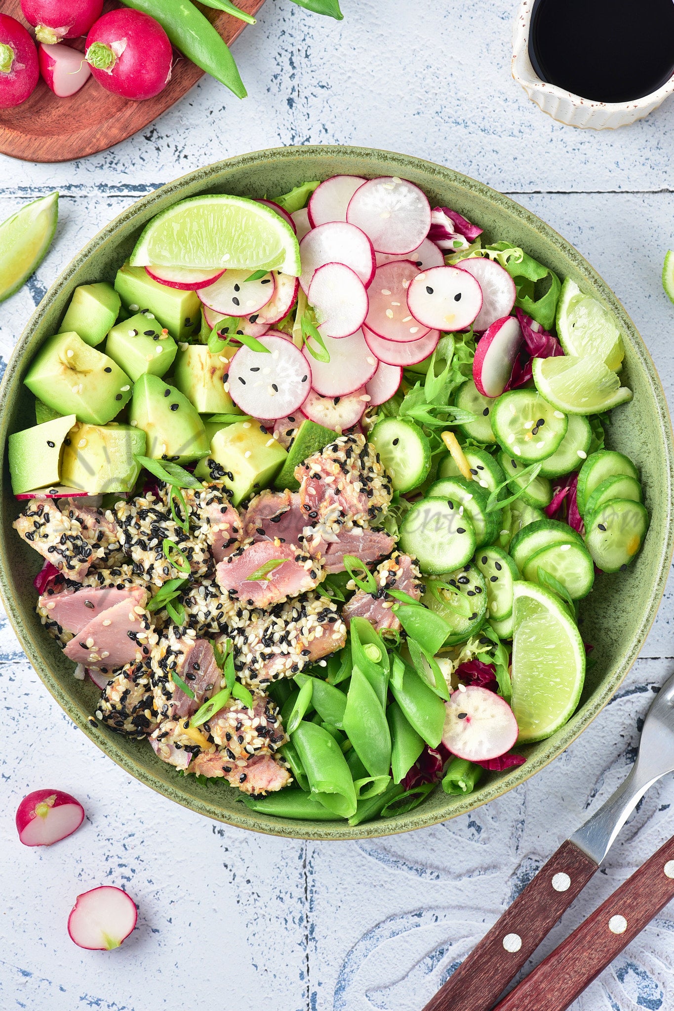 Sesame Crusted Seared Tuna Salad