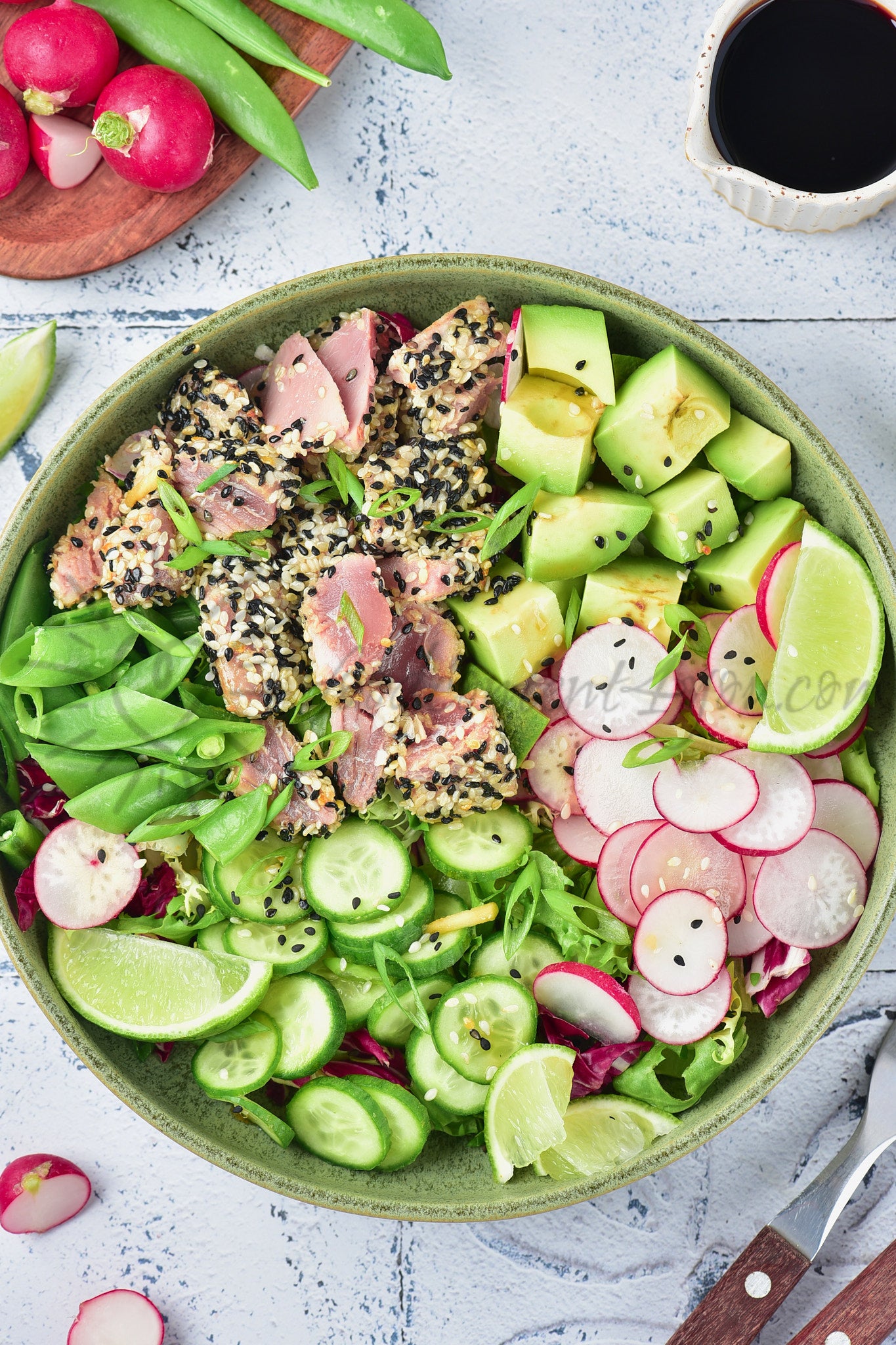 Sesame Crusted Seared Tuna Salad