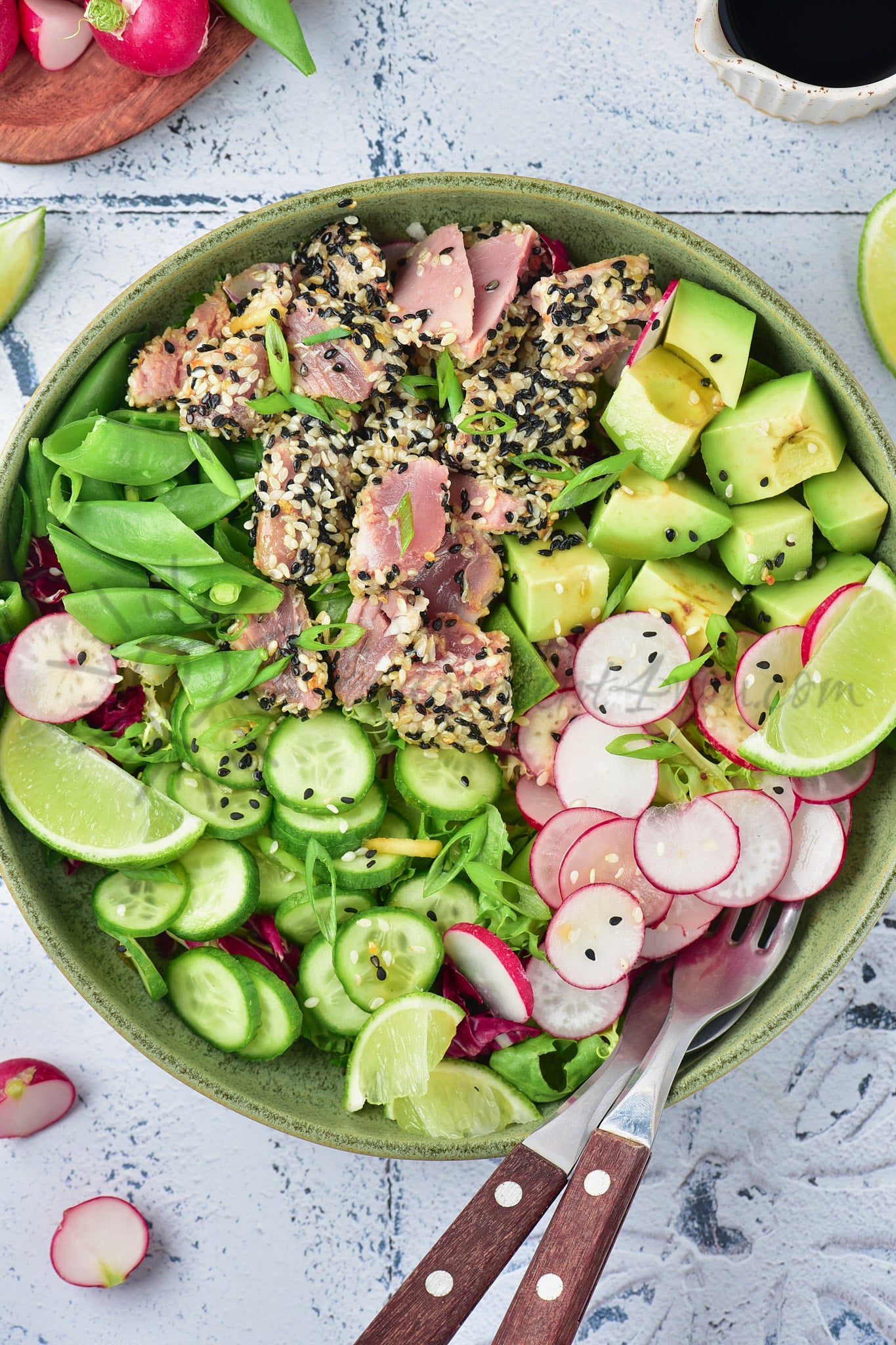 Sesame Crusted Seared Tuna Salad