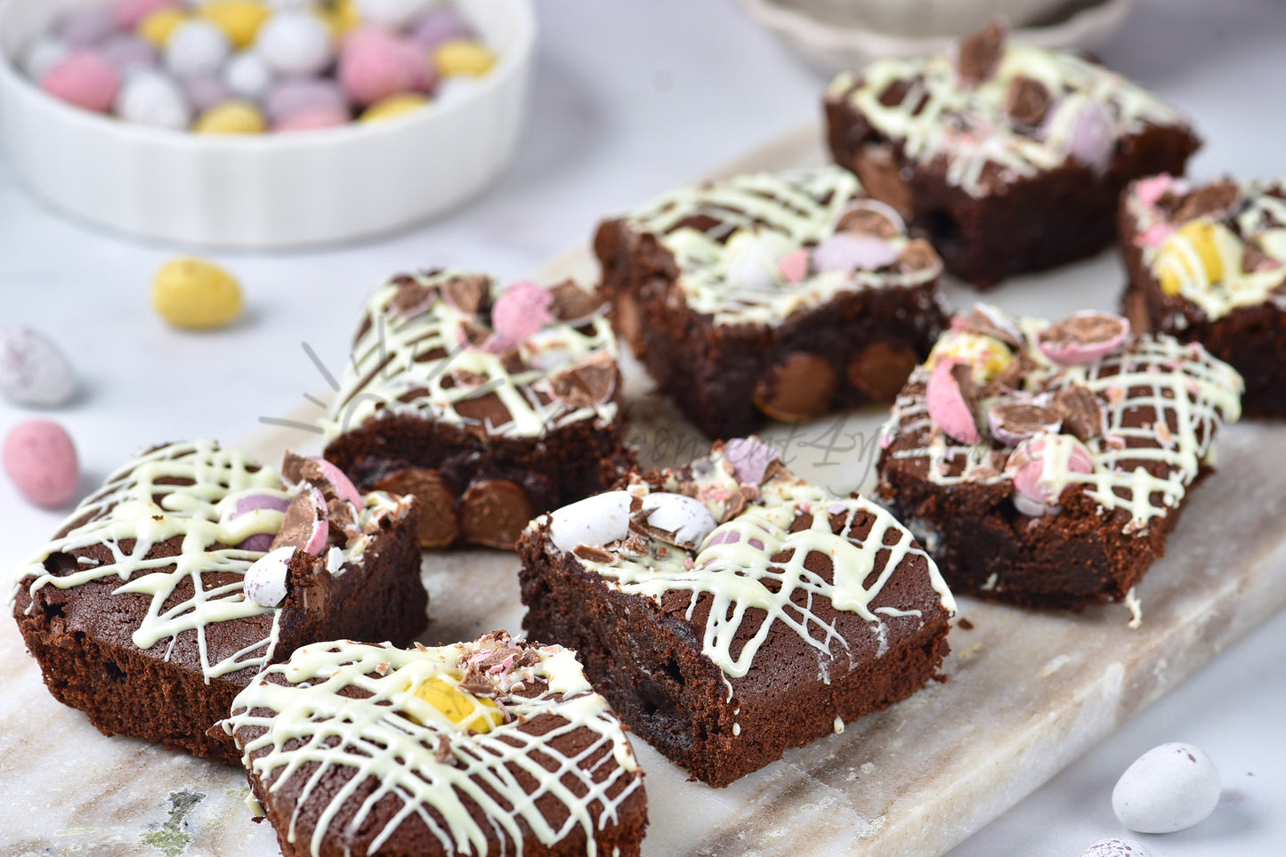 Mini Eggs brownies - Set 3 of 5
