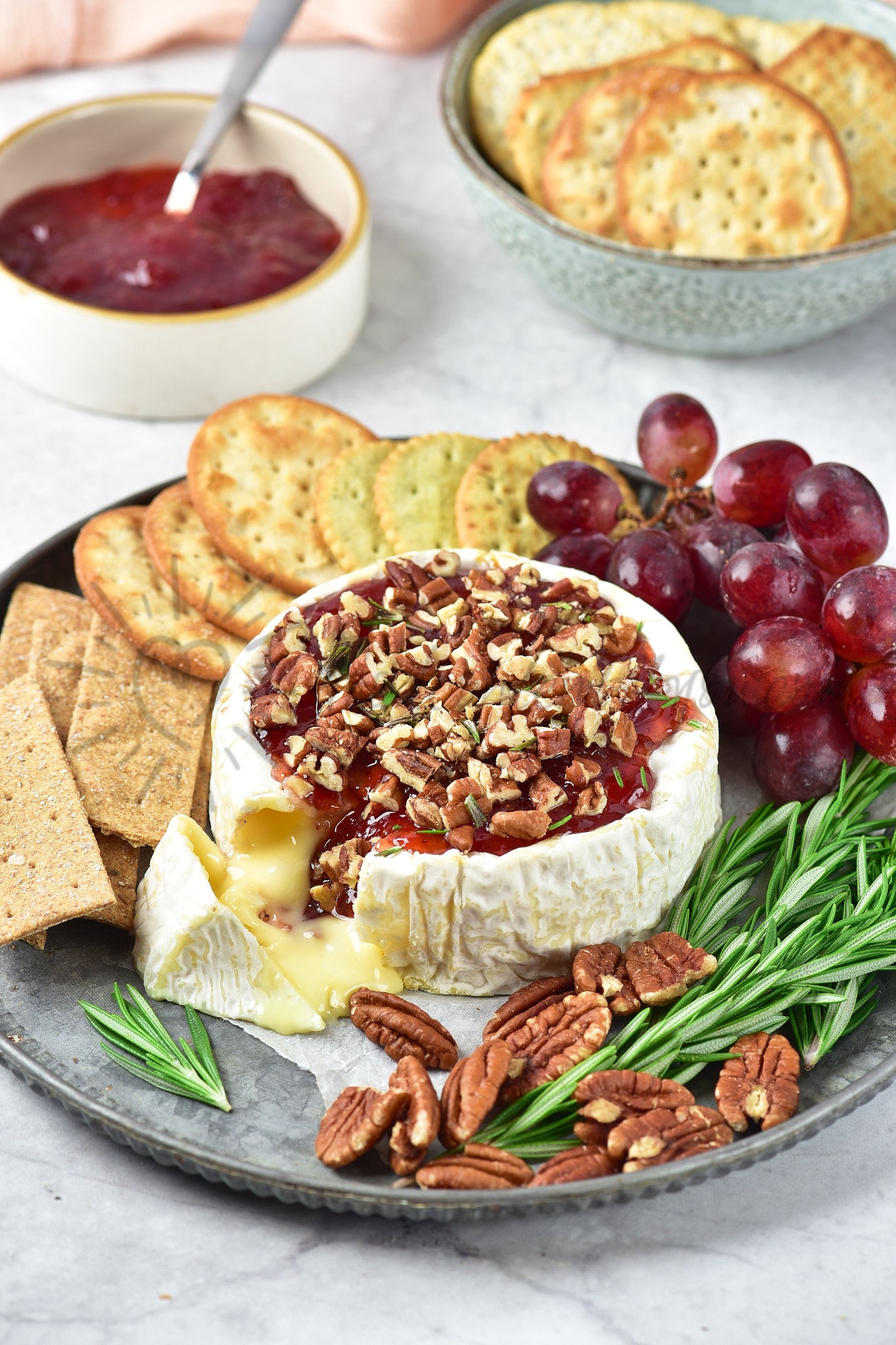 Baked brie with jam - Set 3 of 5
