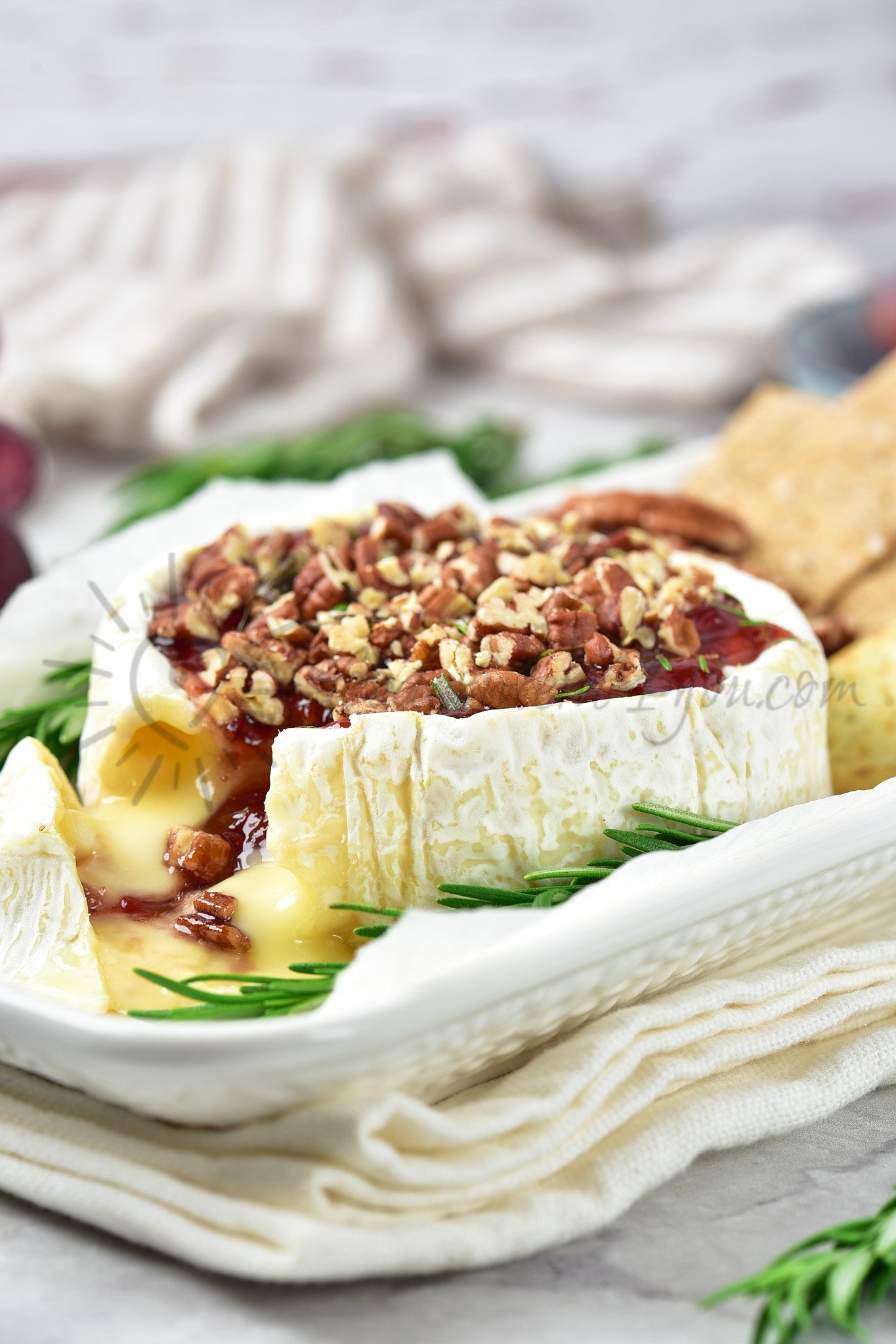 Baked brie with jam - Set 4 of 5