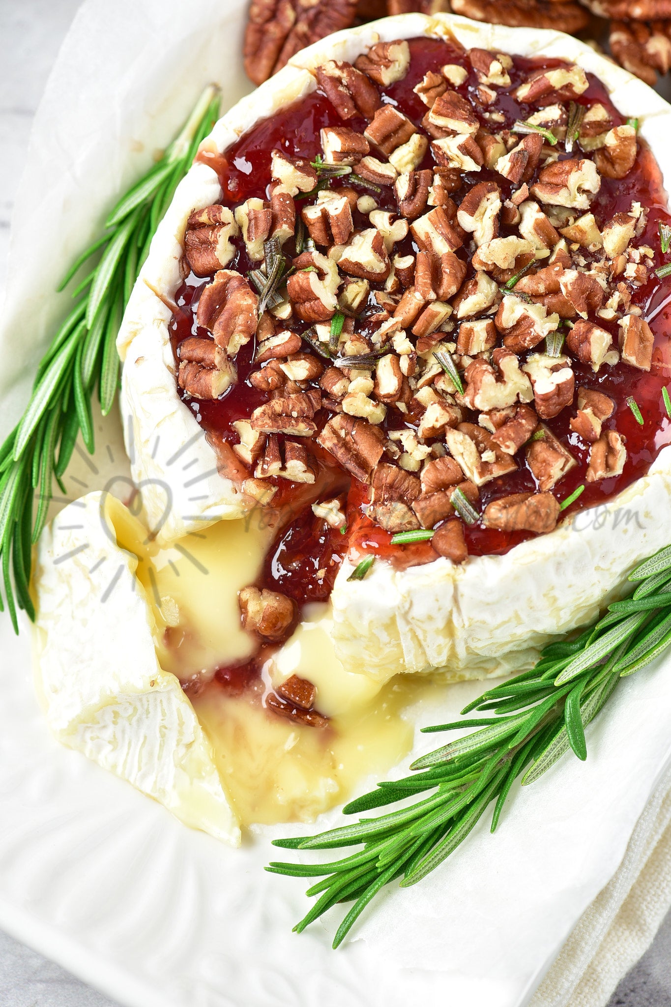 Baked brie with jam - Set 4 of 5