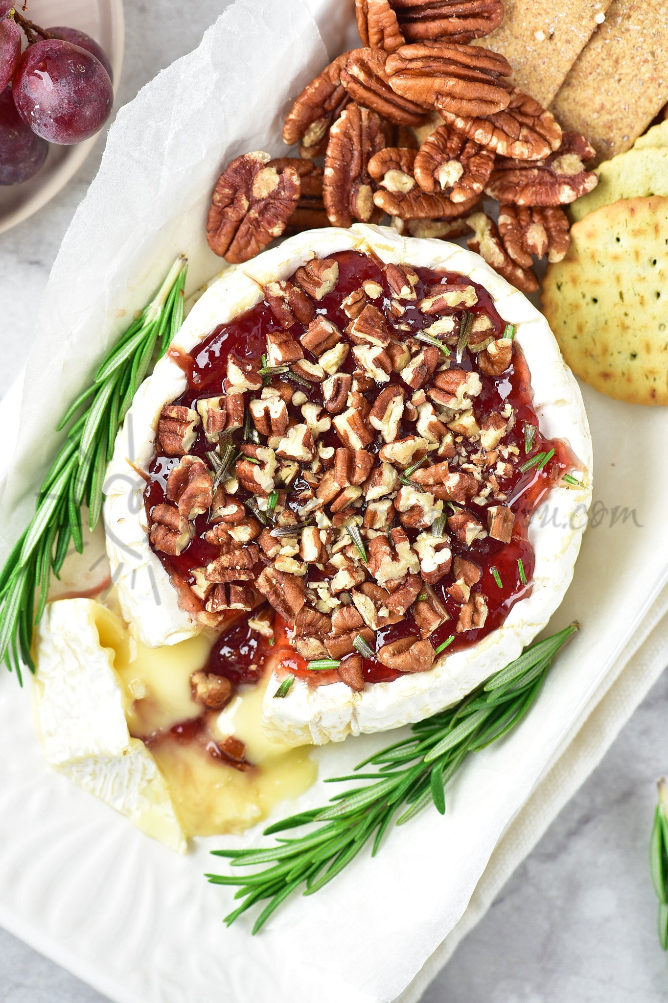 Baked brie with jam - Set 4 of 5