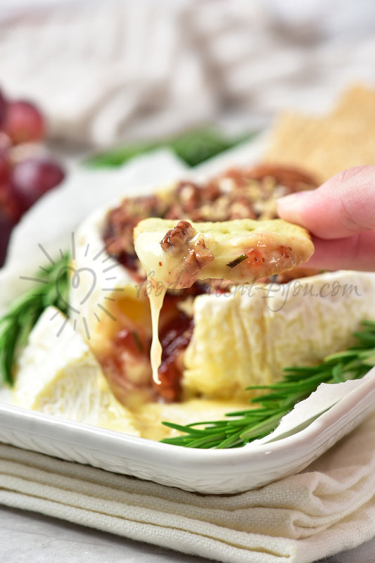 Baked brie with jam - Set 4 of 5