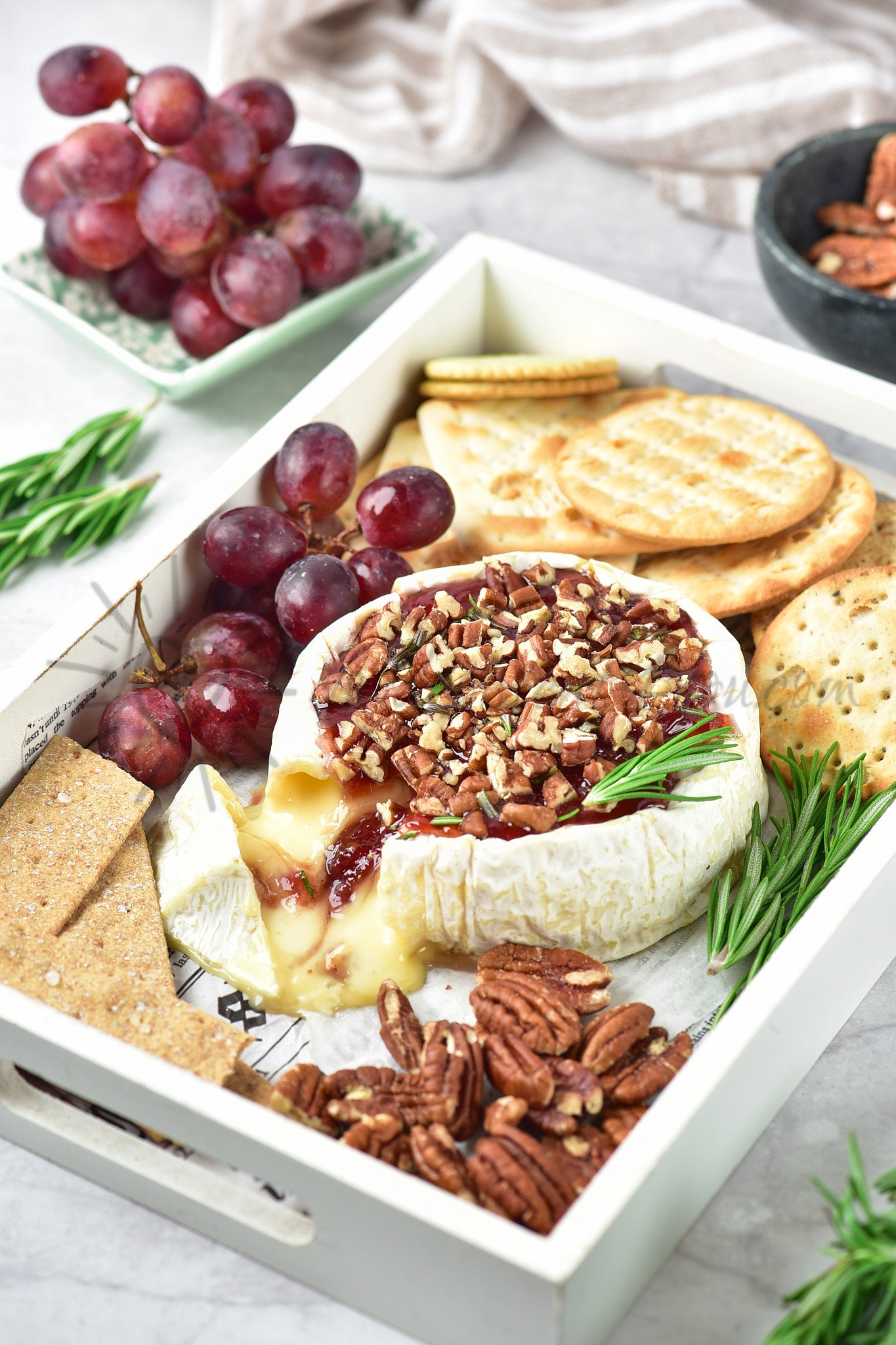 Baked brie with jam - Set 5 of 5