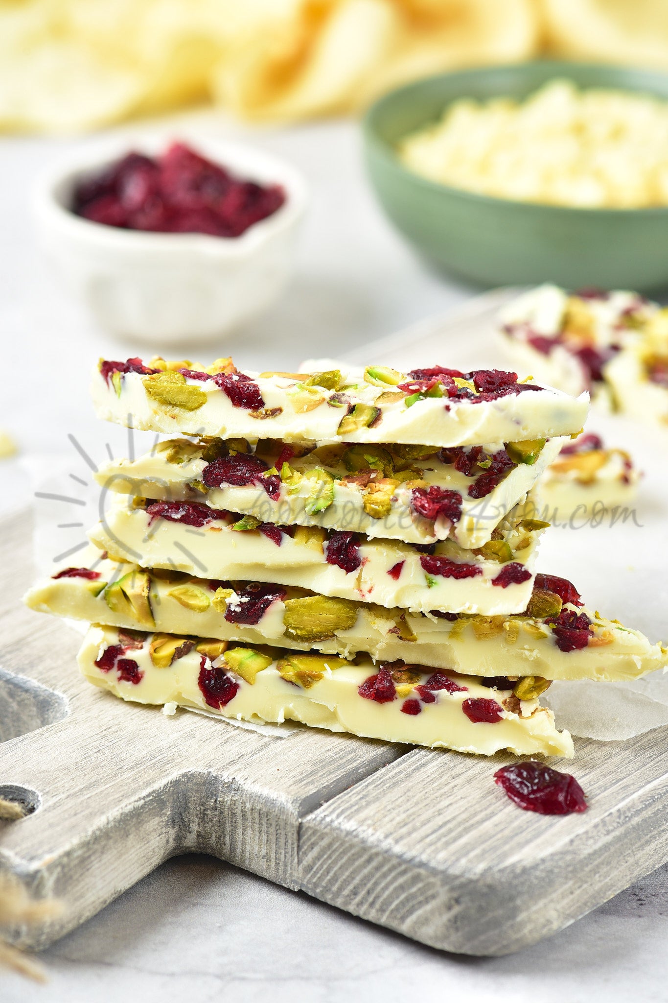 White Chocolate Bark with Cranberry and Pistachio - Set 5 of 5