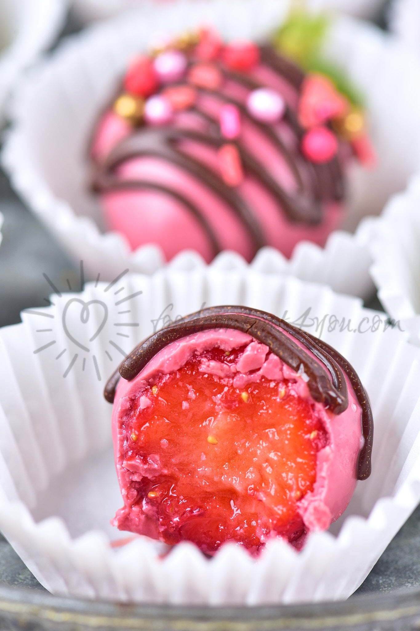 St Valentines Chocolate covered Strawberries - Set 2 of 5