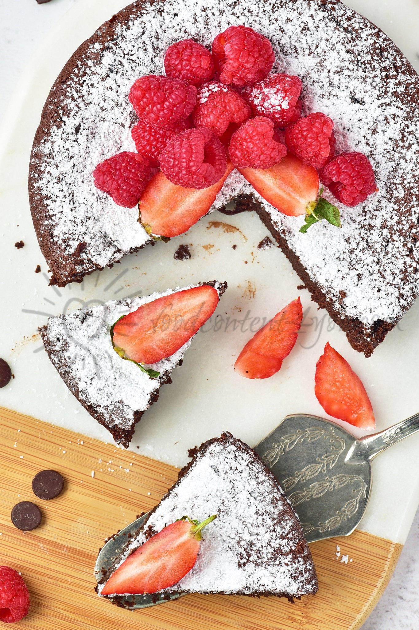 Flourless Chocolate Cake - Set 4 of 5